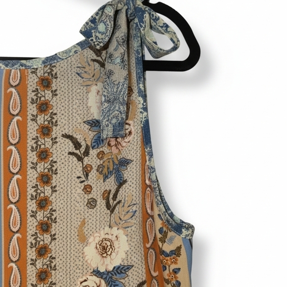 Patchwork Floral Sleeveless Blouse - Picture 3 of 5